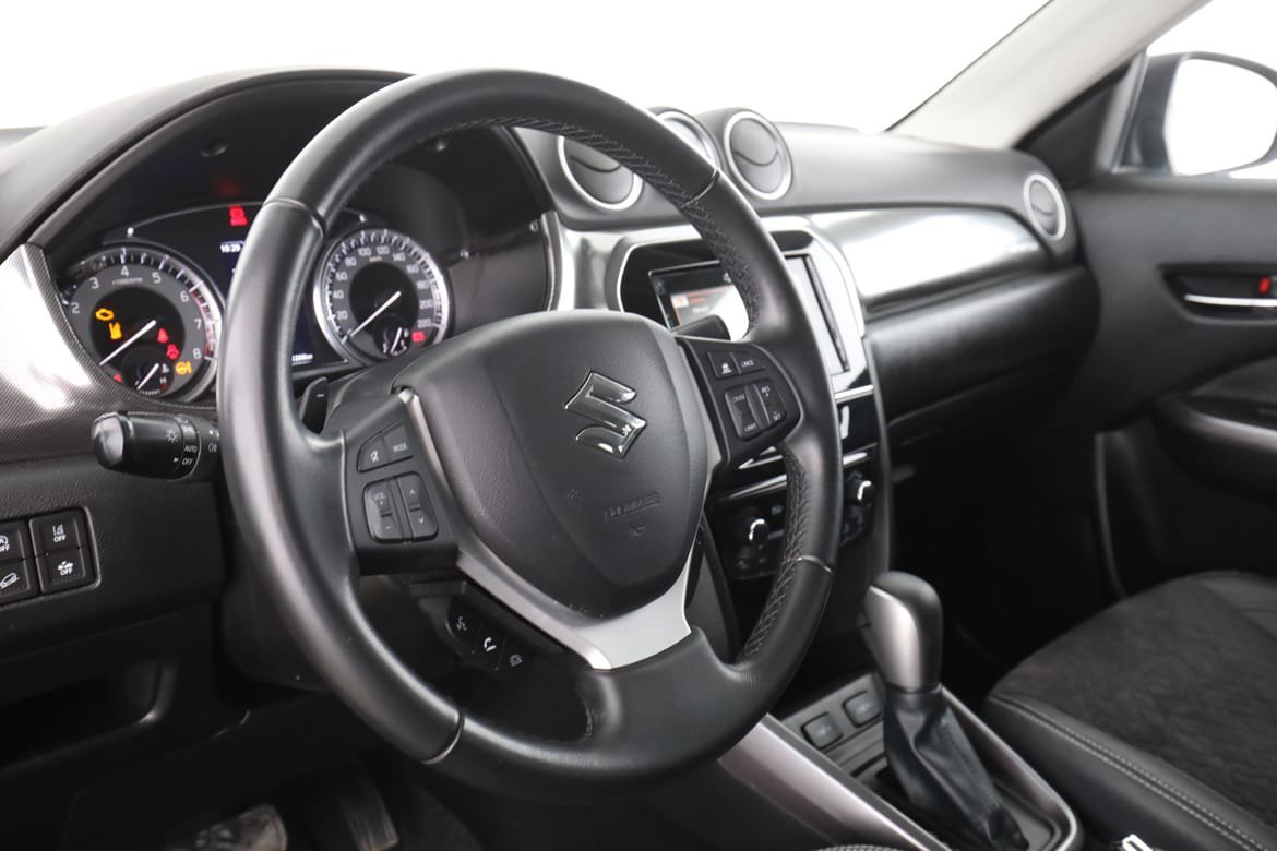 Vehicle Image 12