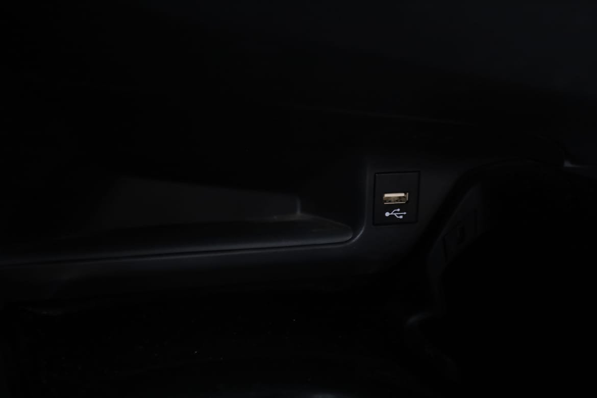 Vehicle Image 25
