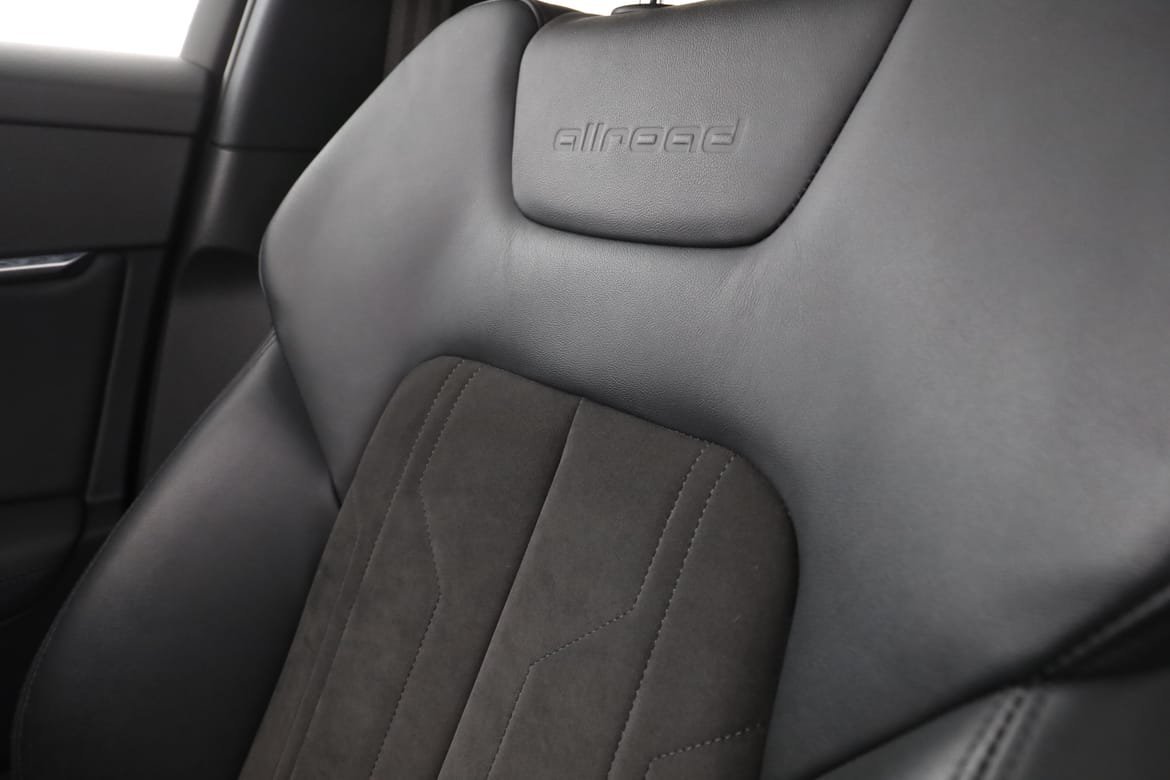 Vehicle Image 36
