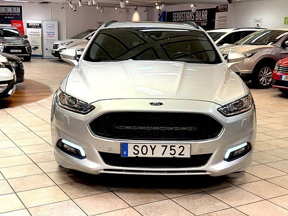 Vehicle Image 8