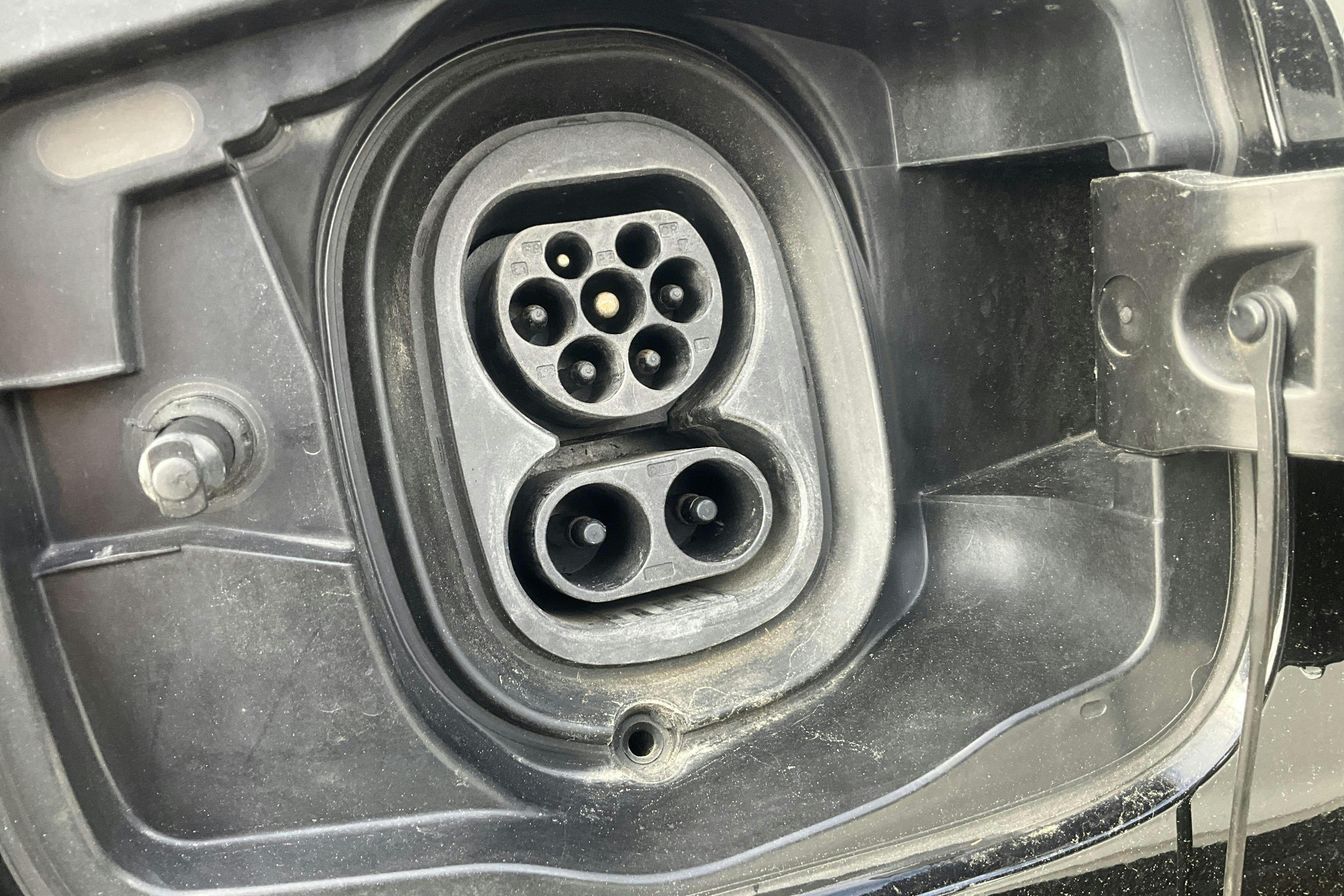 Vehicle Image 17