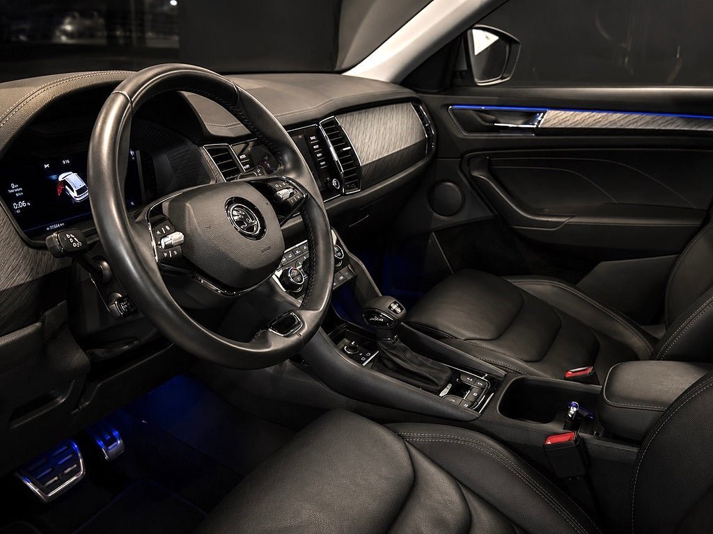 Vehicle Image 9