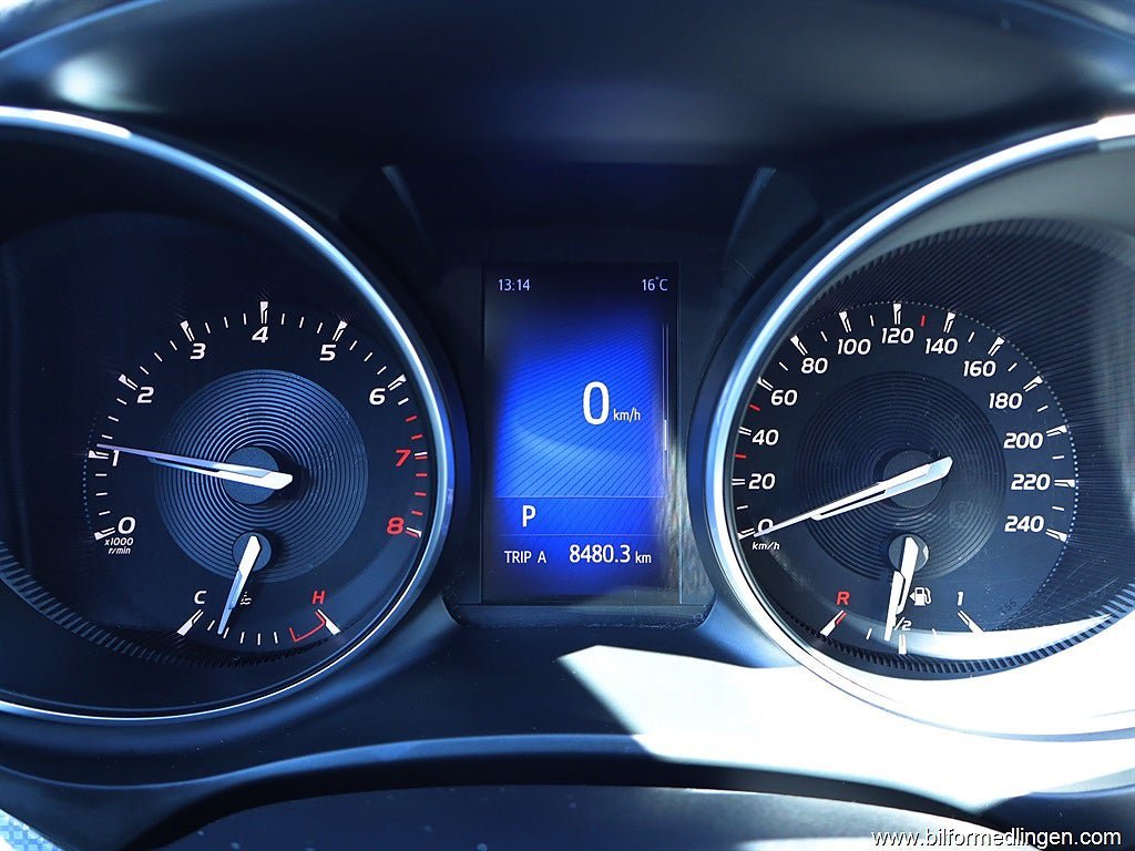 Vehicle Image 9