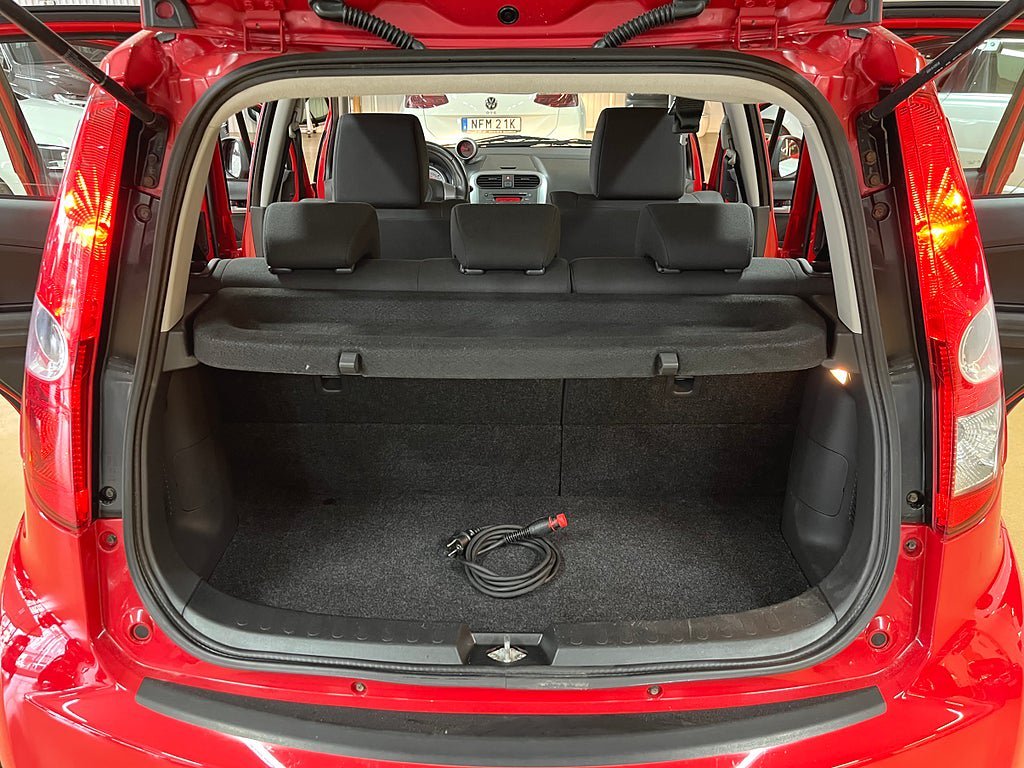 Vehicle Image 12