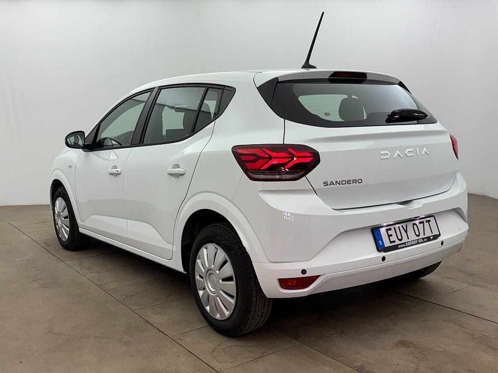 Vehicle Image 4