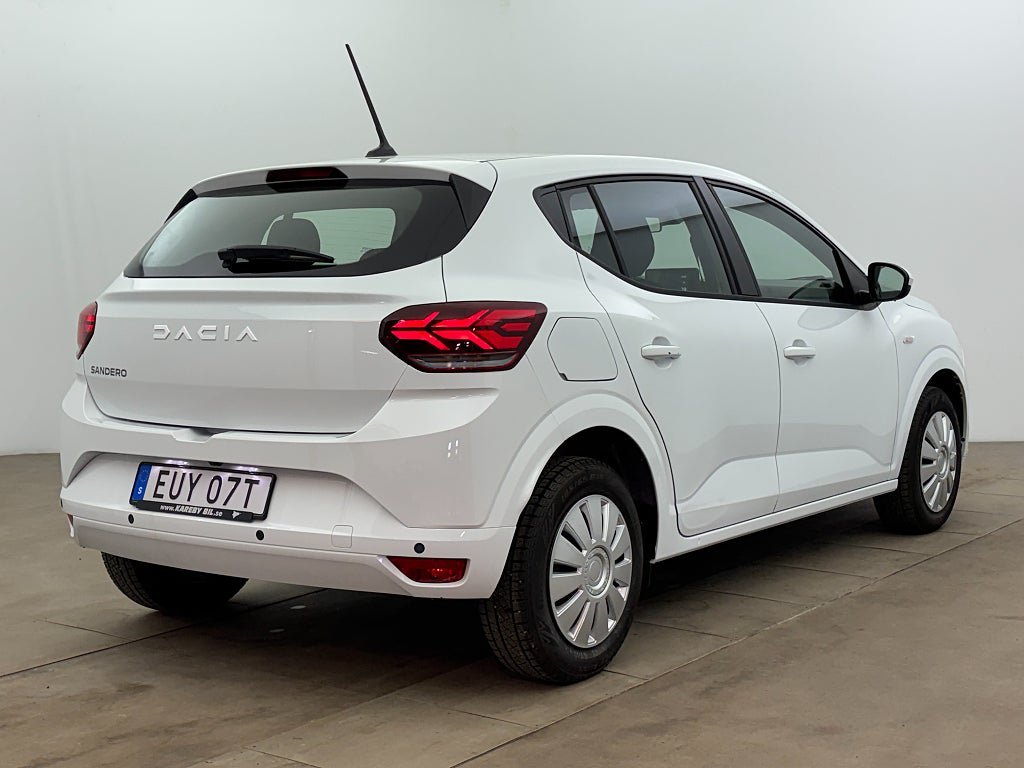 Vehicle Image 6