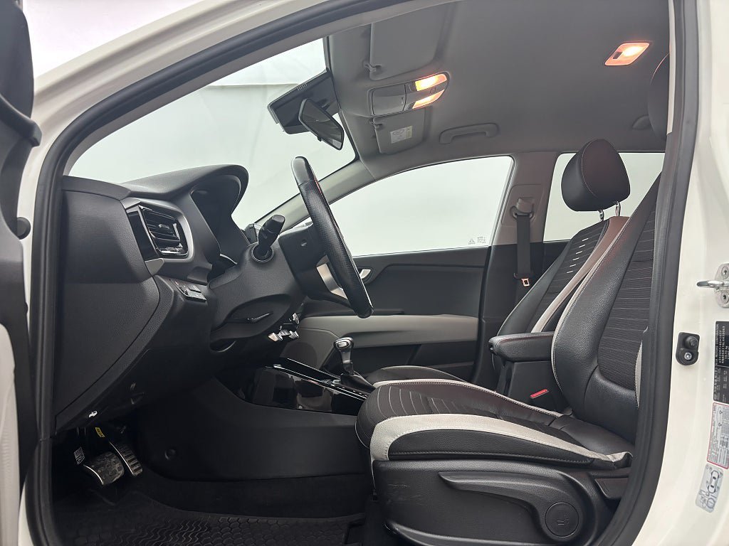 Vehicle Image 13