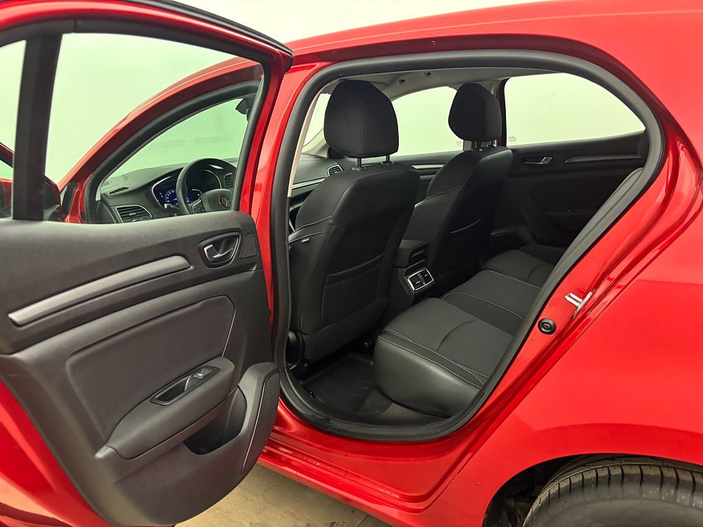 Vehicle Image 14