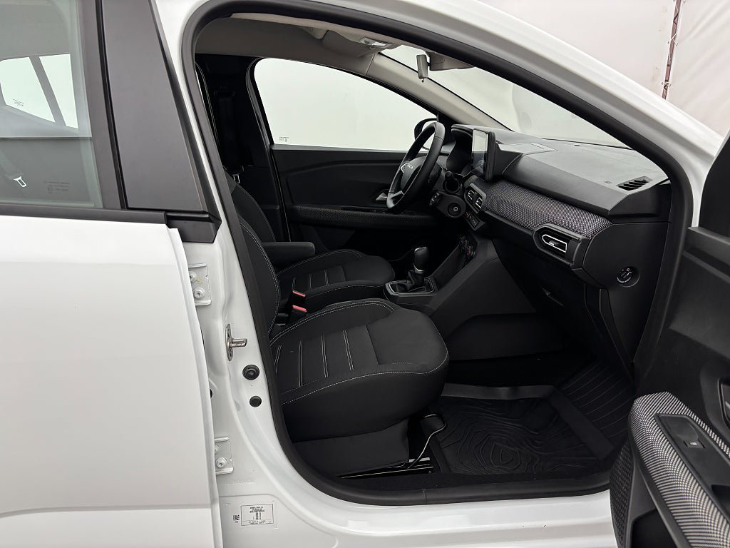 Vehicle Image 22