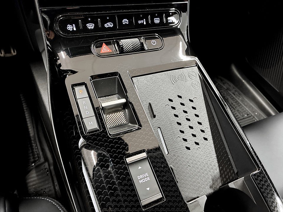 Vehicle Image 9