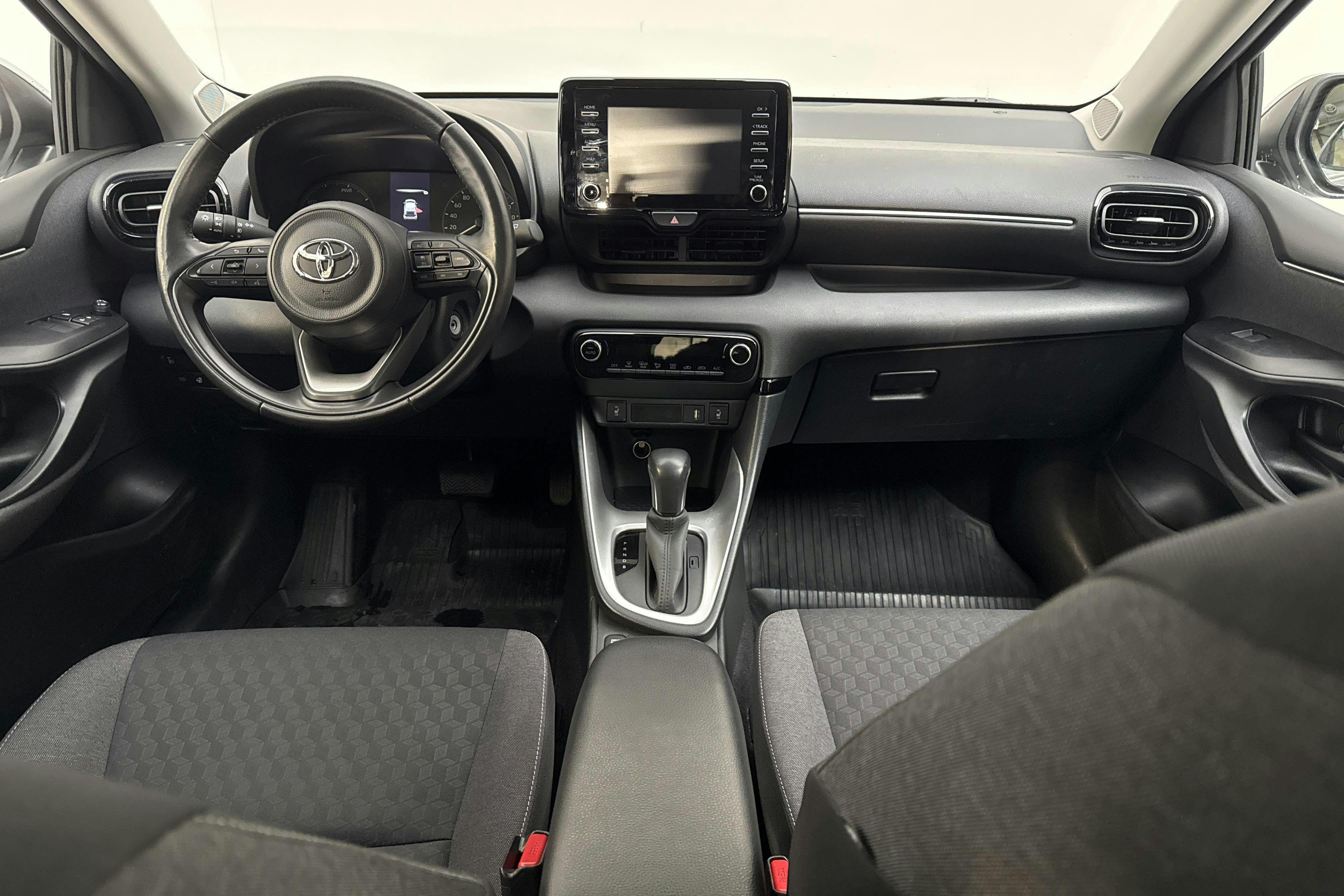 Vehicle Image 6
