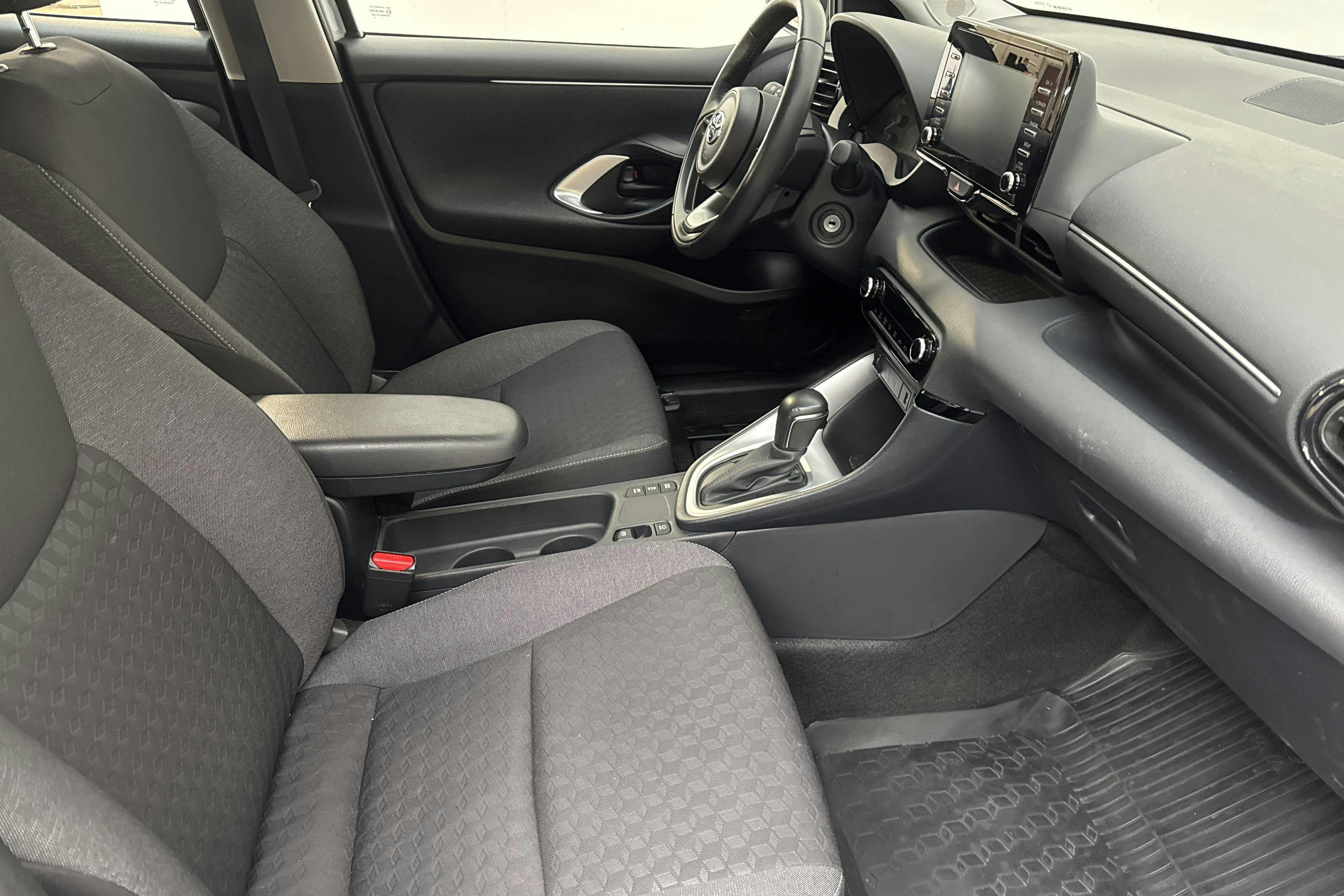 Vehicle Image 7