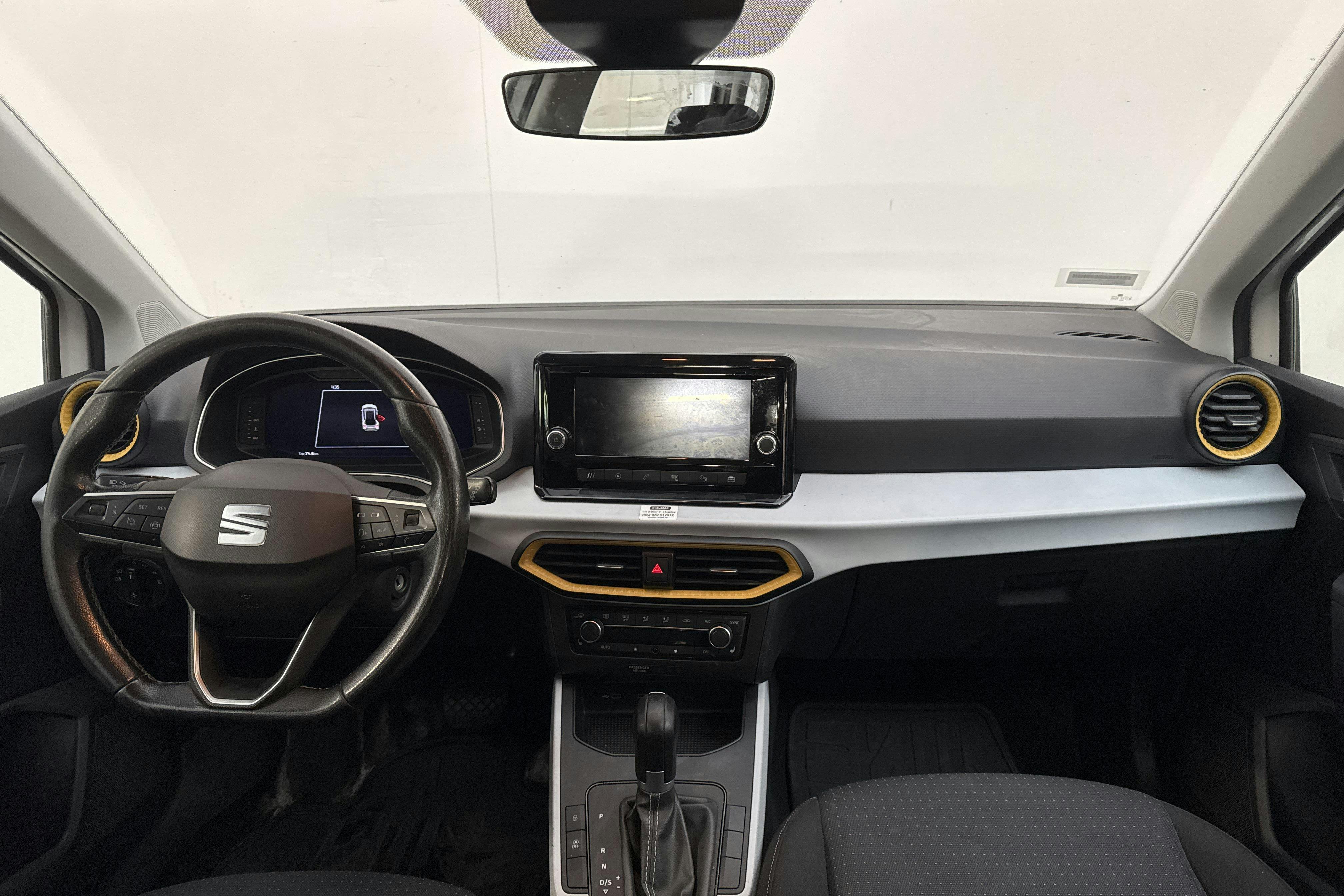 Vehicle Image 6
