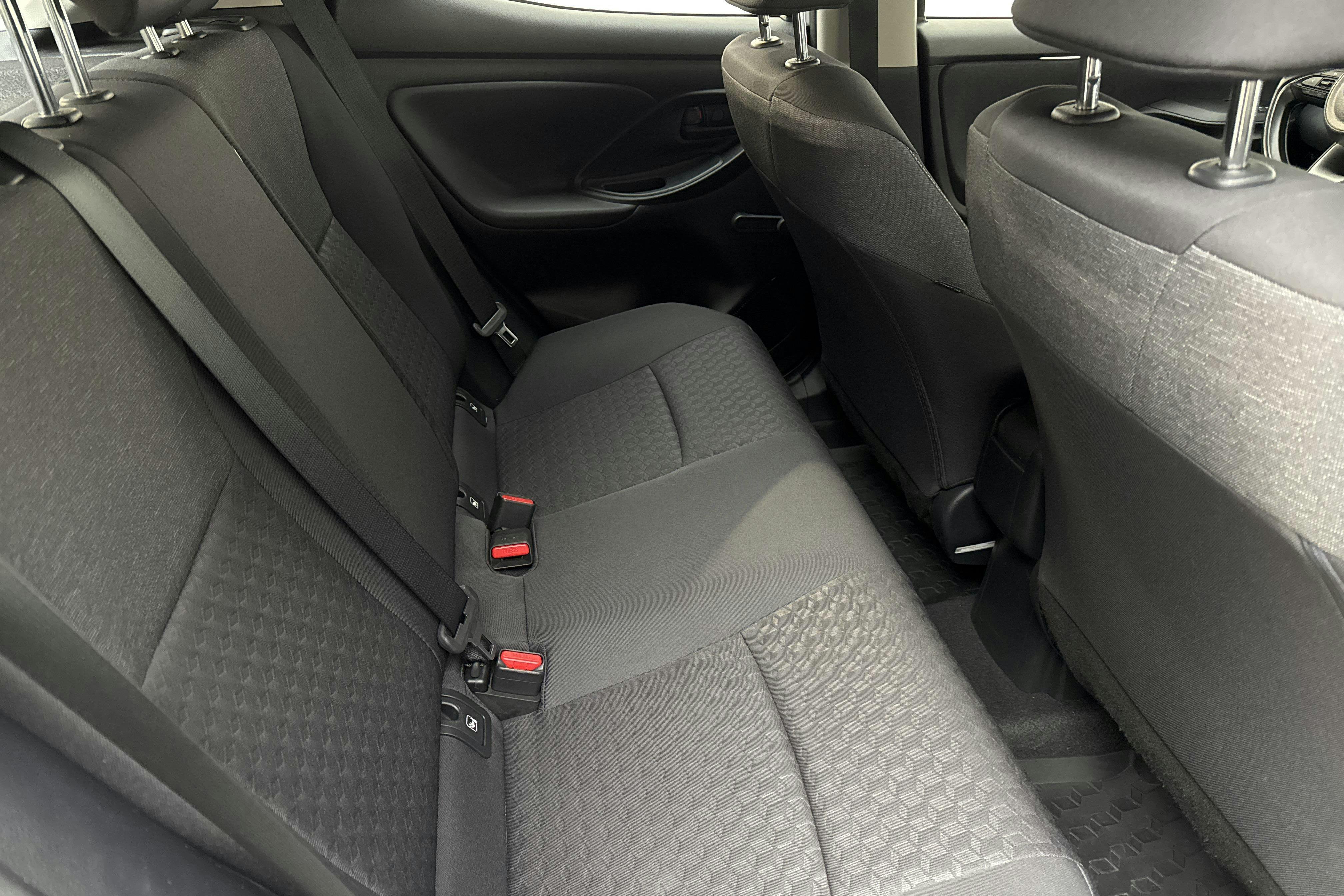 Vehicle Image 8