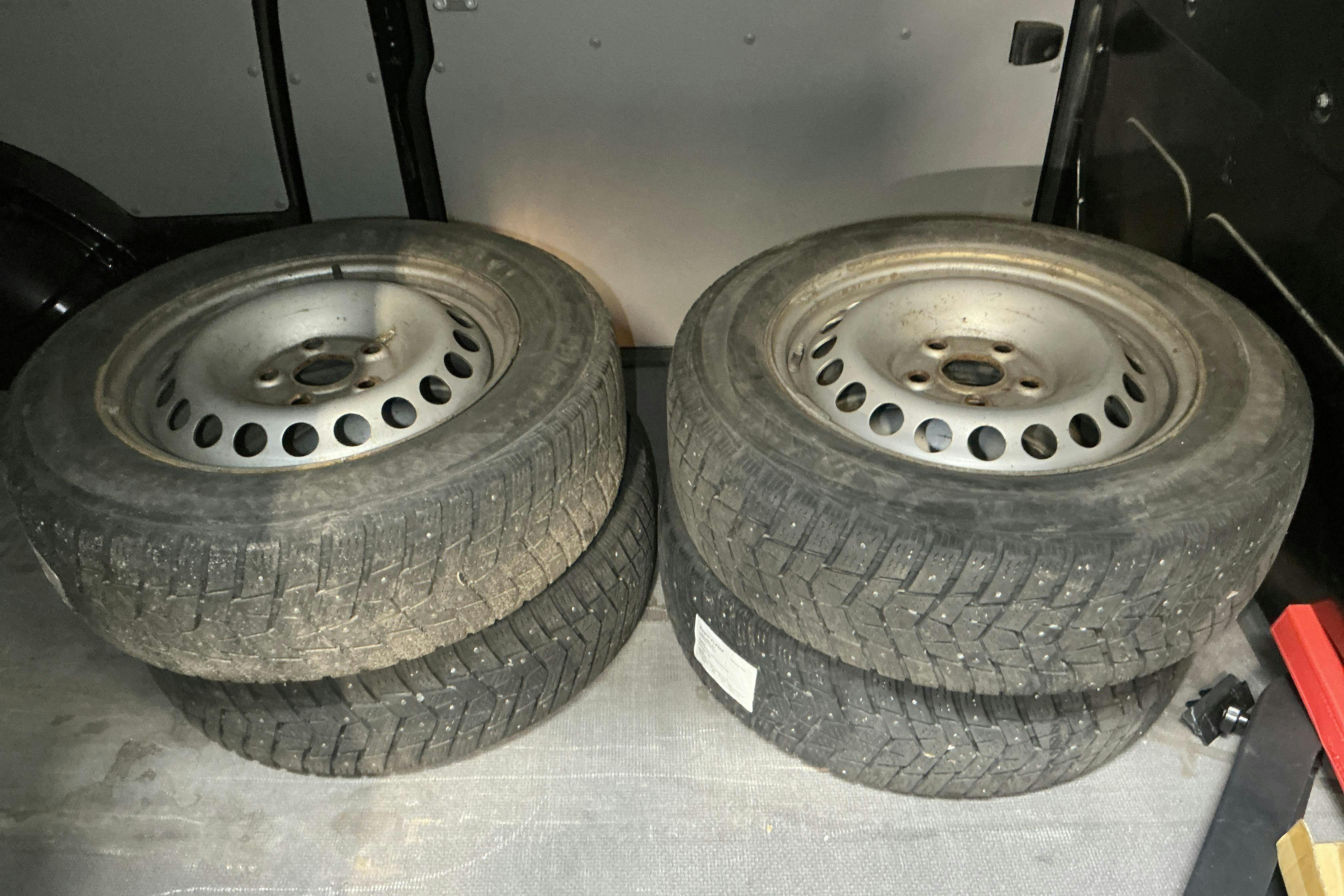 Vehicle Image 10