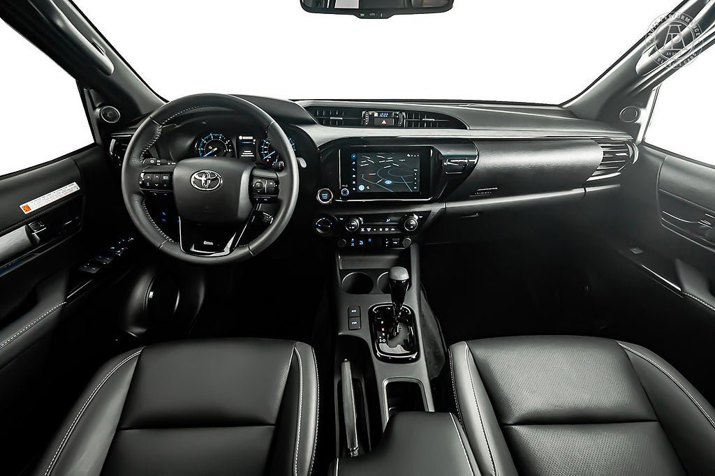 Vehicle Image 6