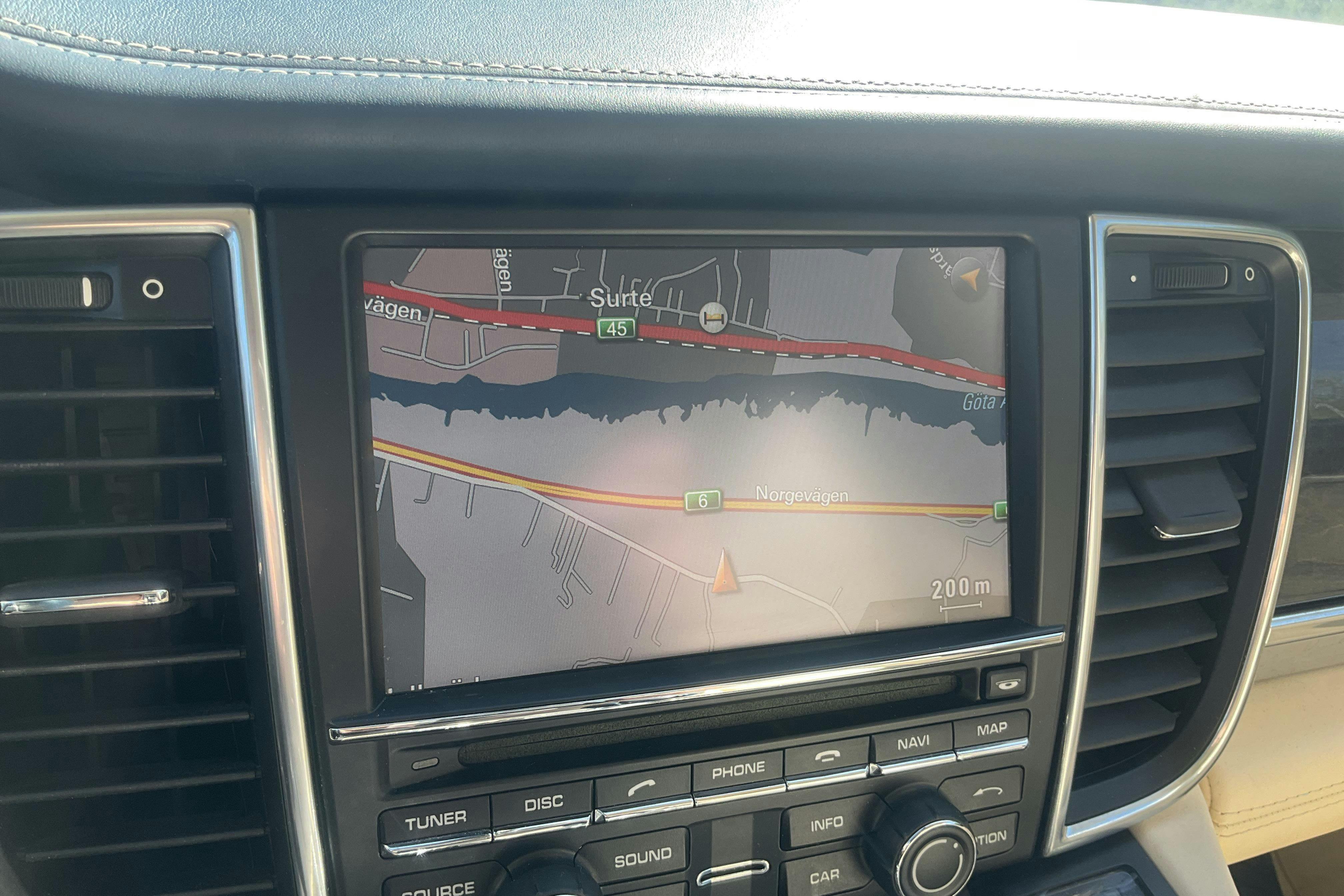 Vehicle Image 11