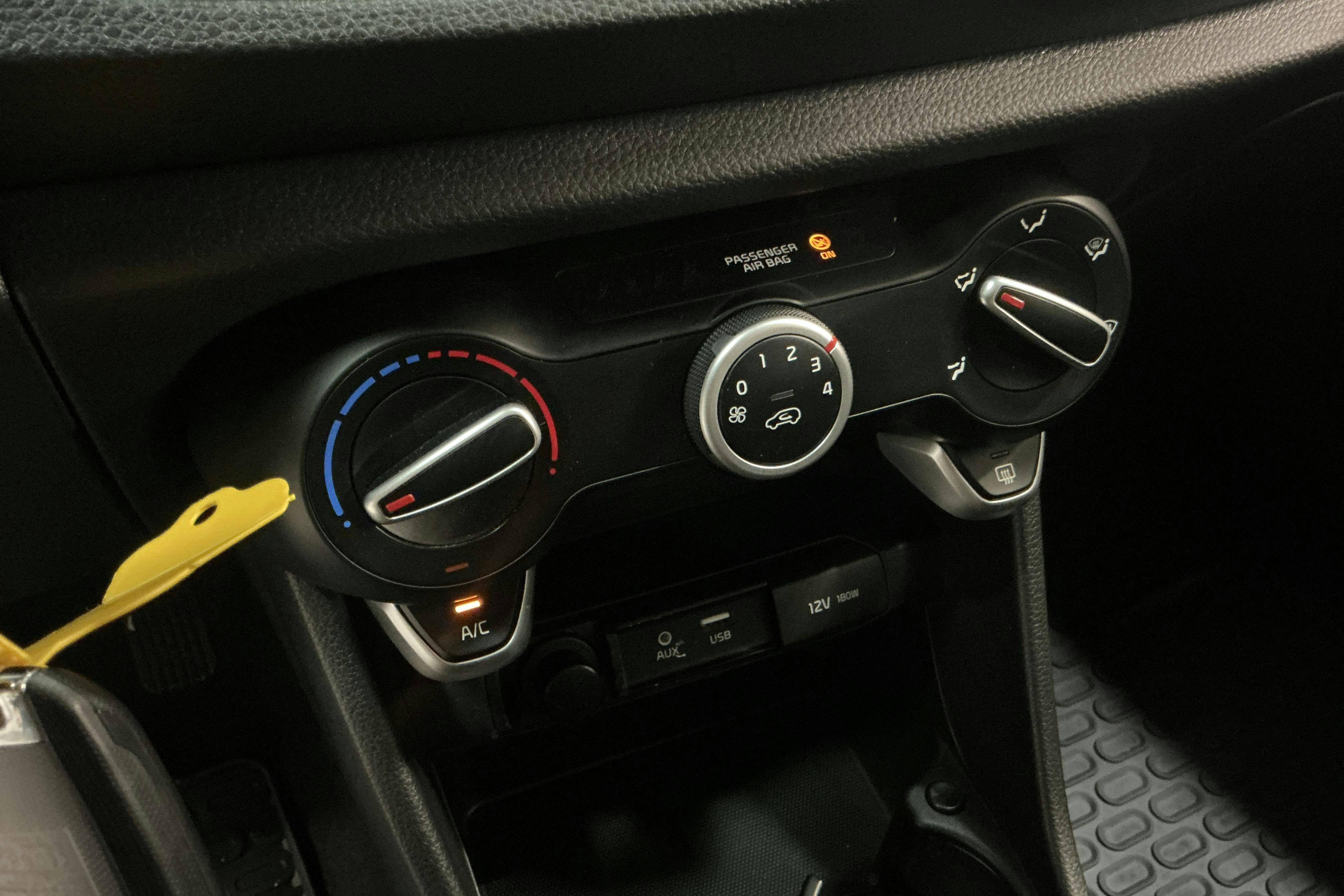 Vehicle Image 11