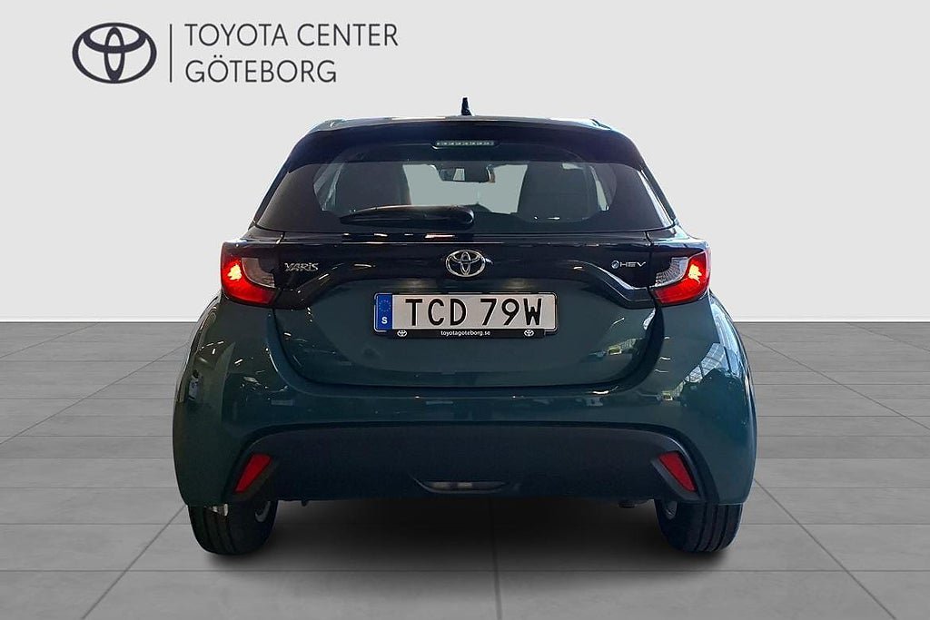 Vehicle Image 6