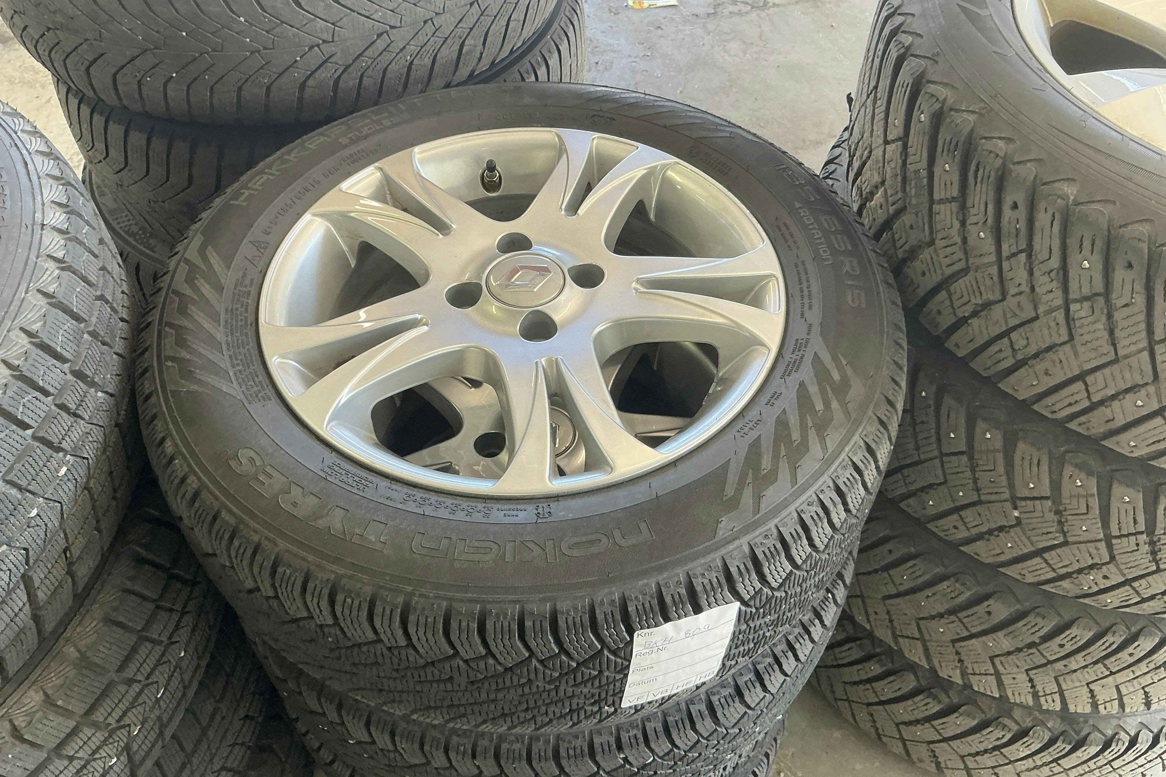 Vehicle Image 14