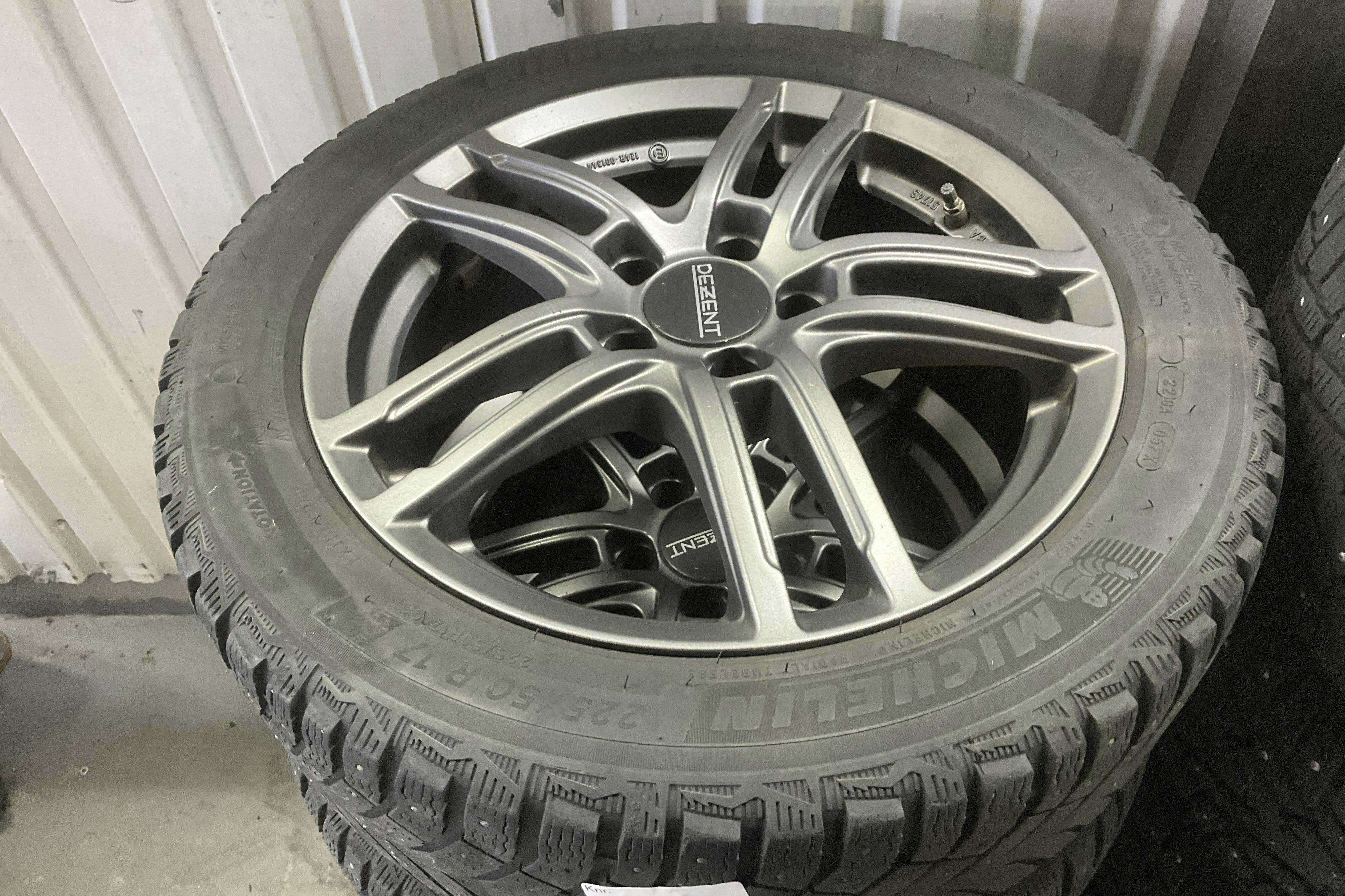 Vehicle Image 19