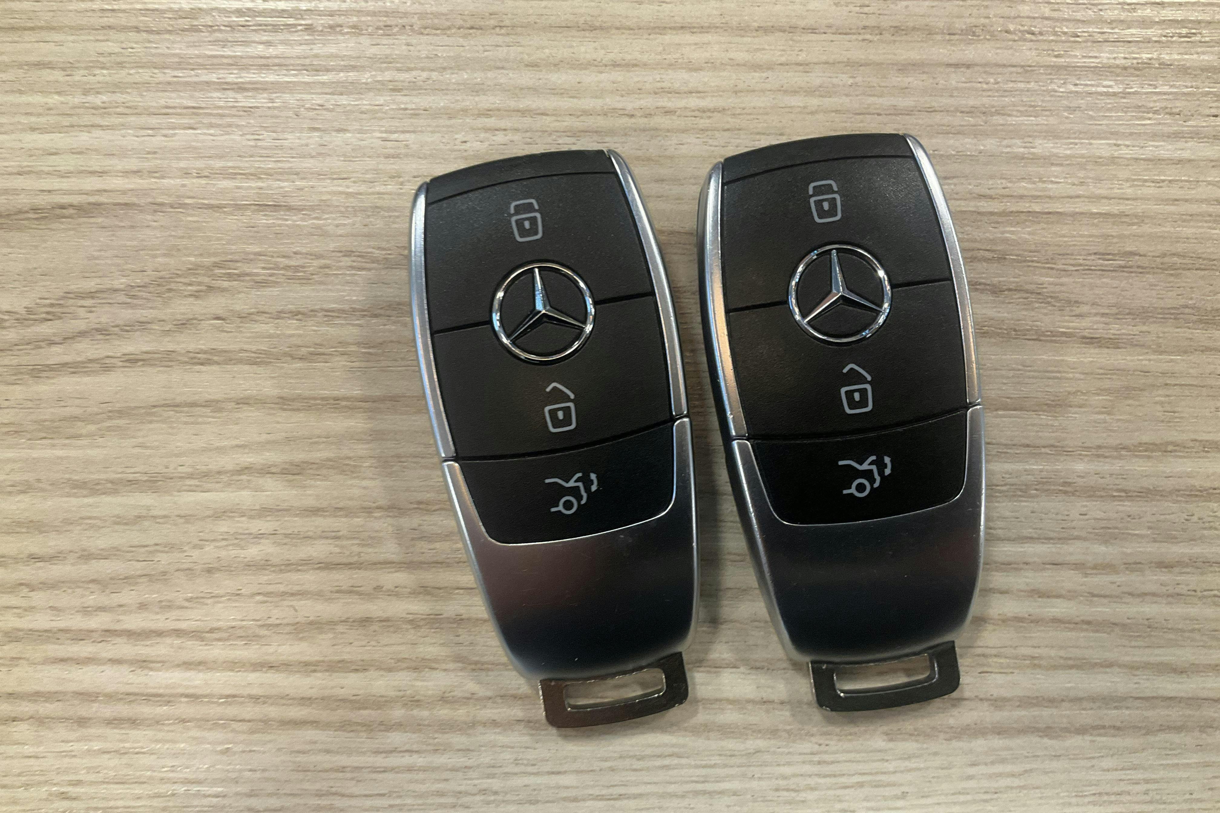 Vehicle Image 21