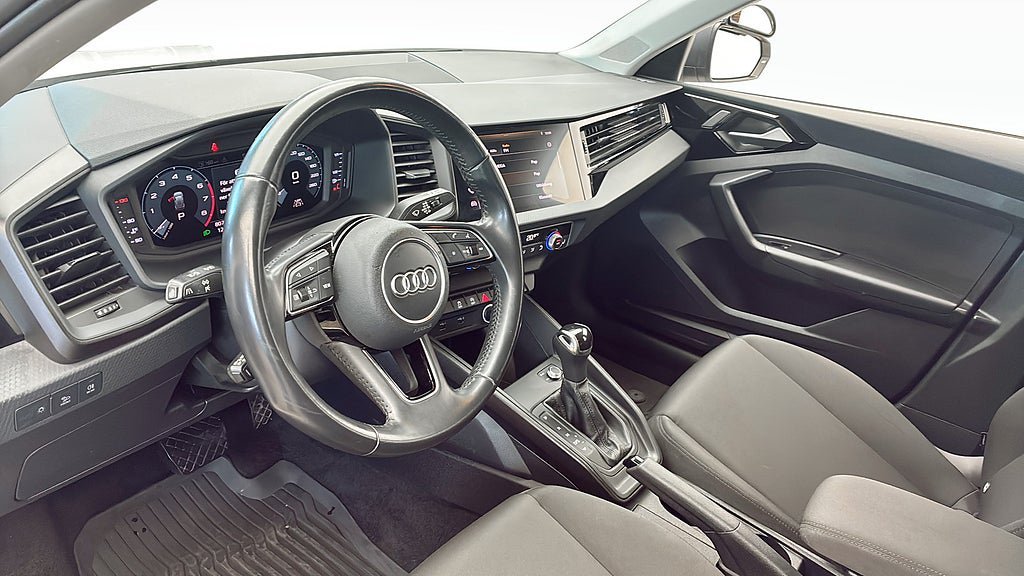 Vehicle Image 7