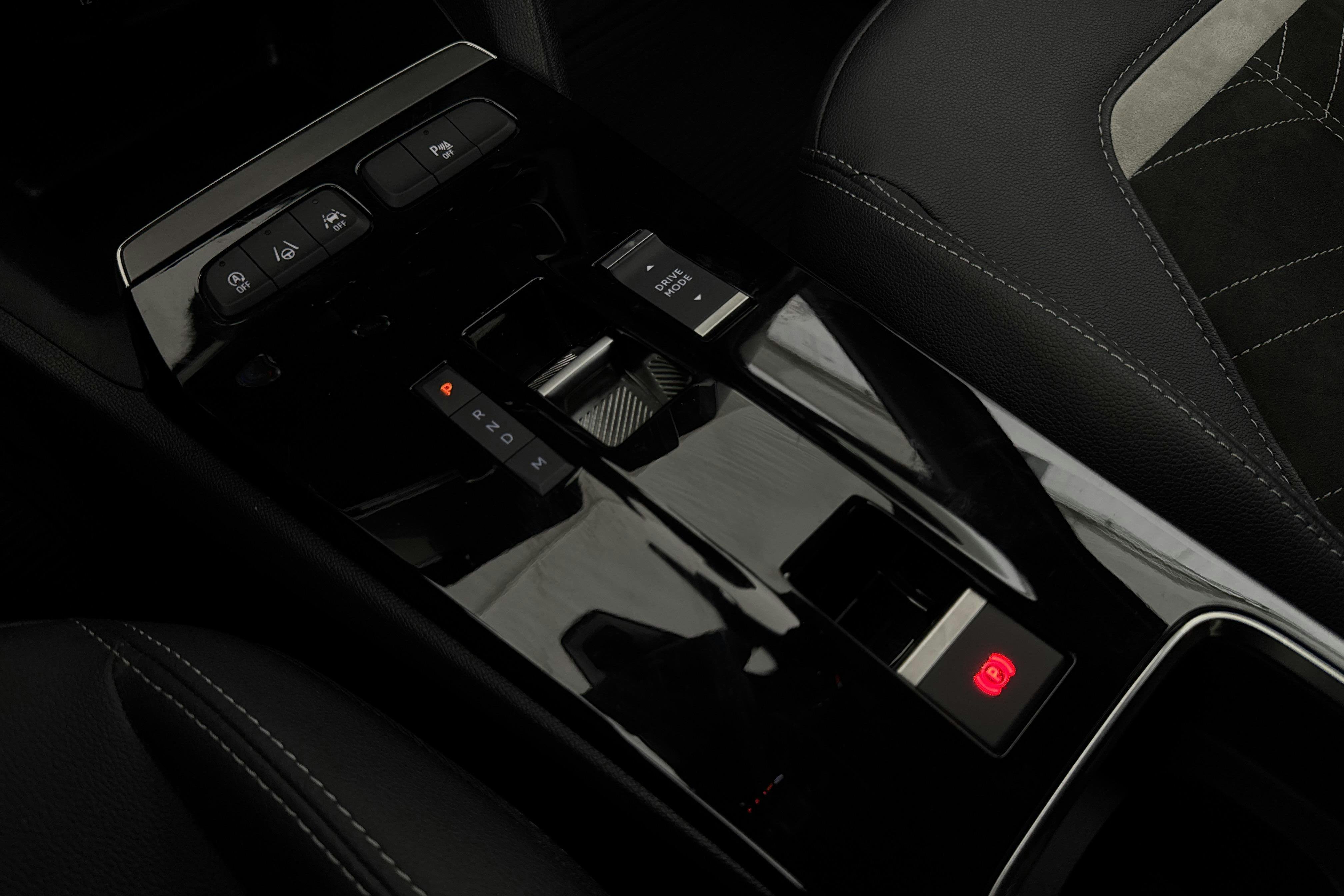 Vehicle Image 14