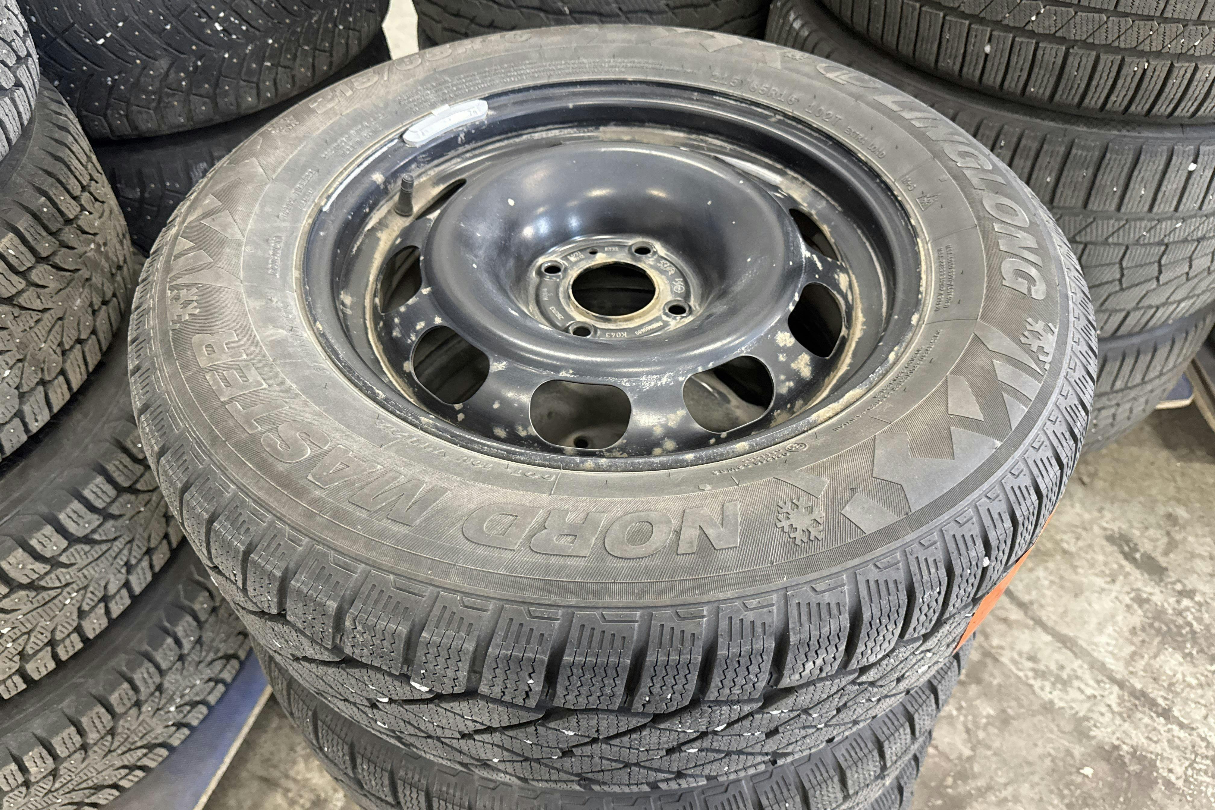 Vehicle Image 16