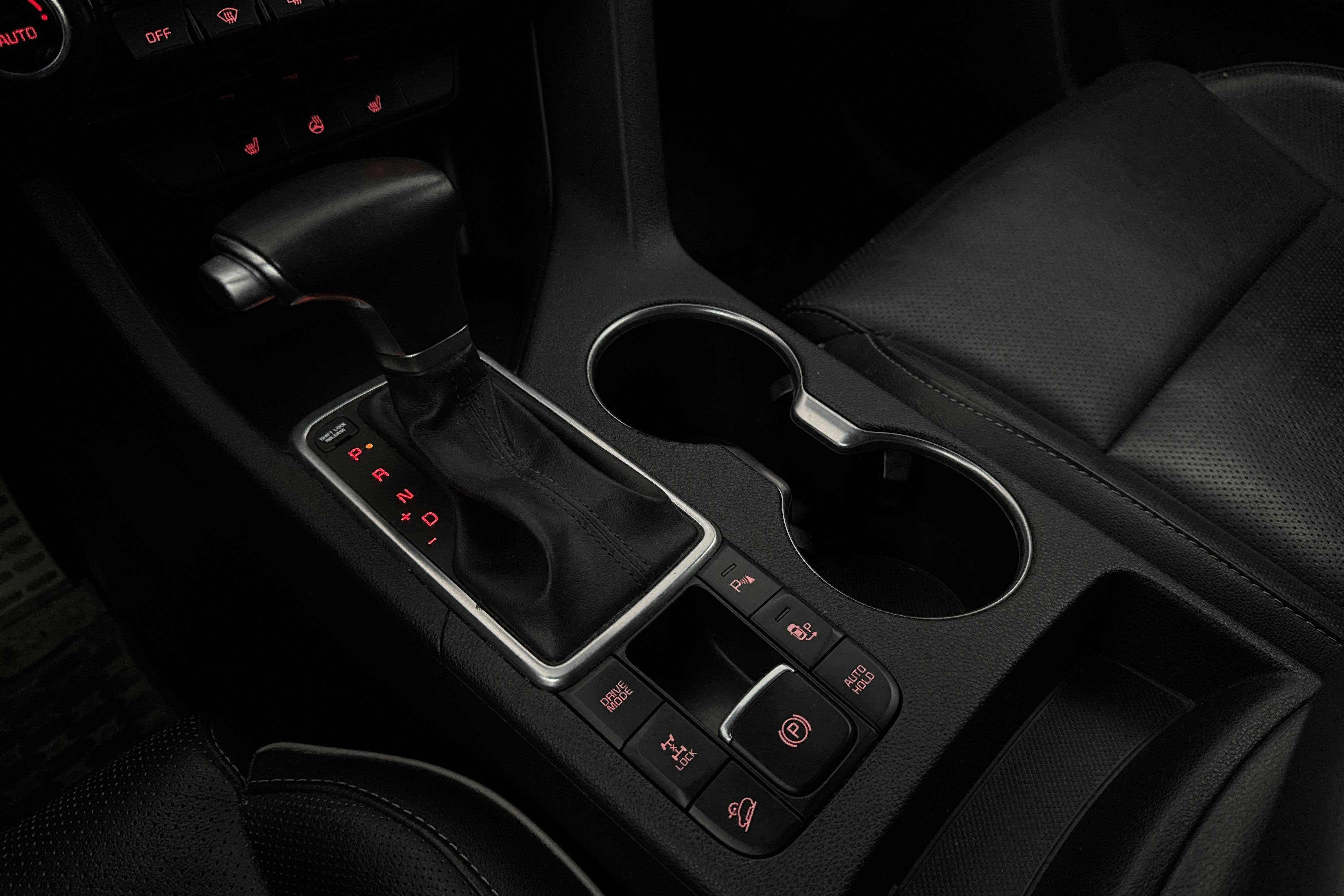 Vehicle Image 16
