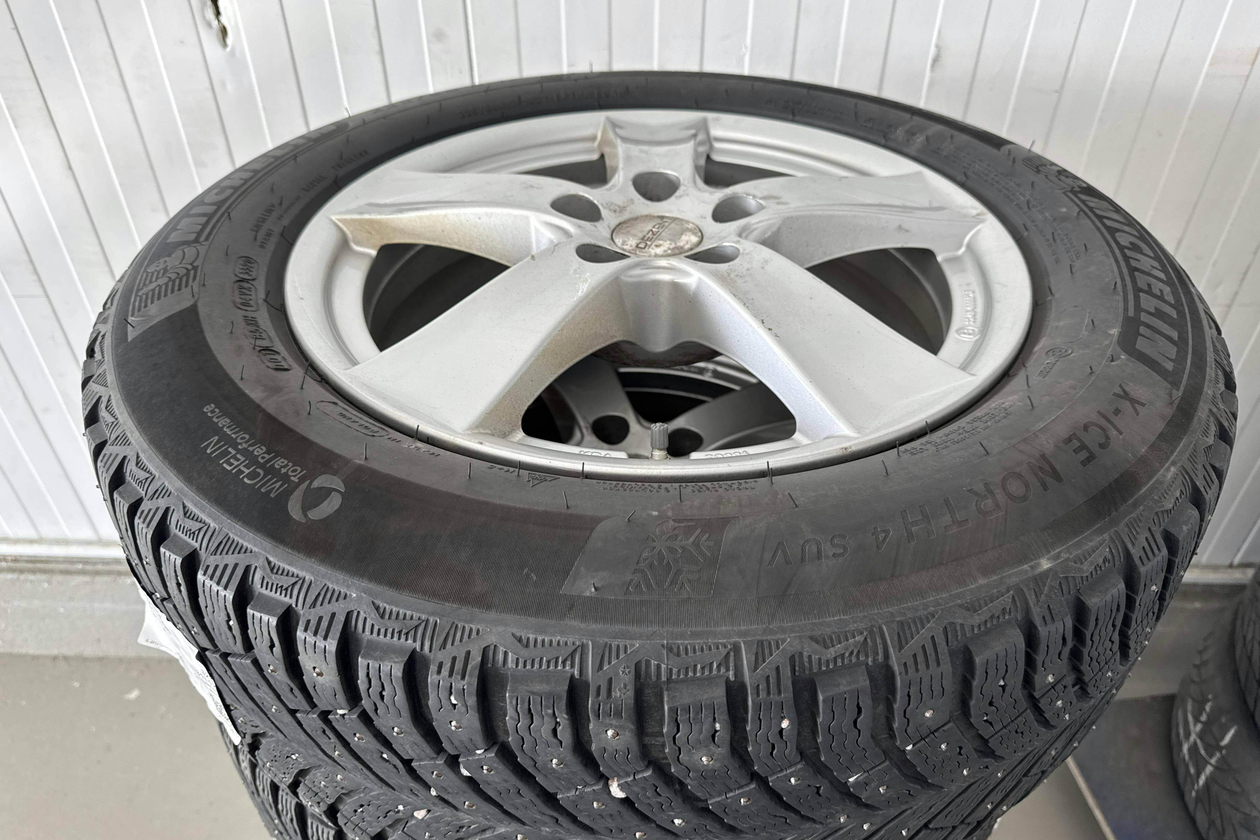 Vehicle Image 18