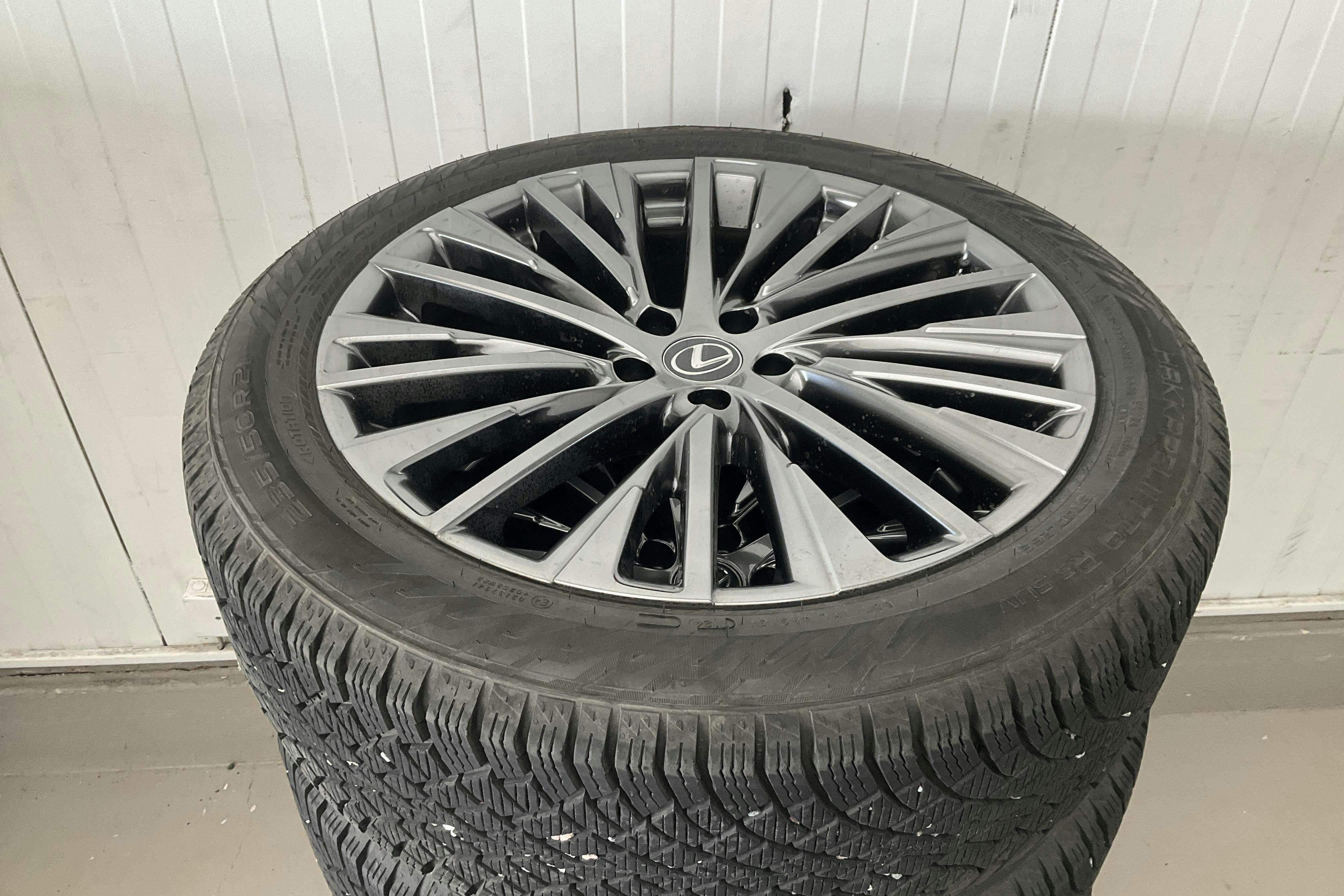 Vehicle Image 21