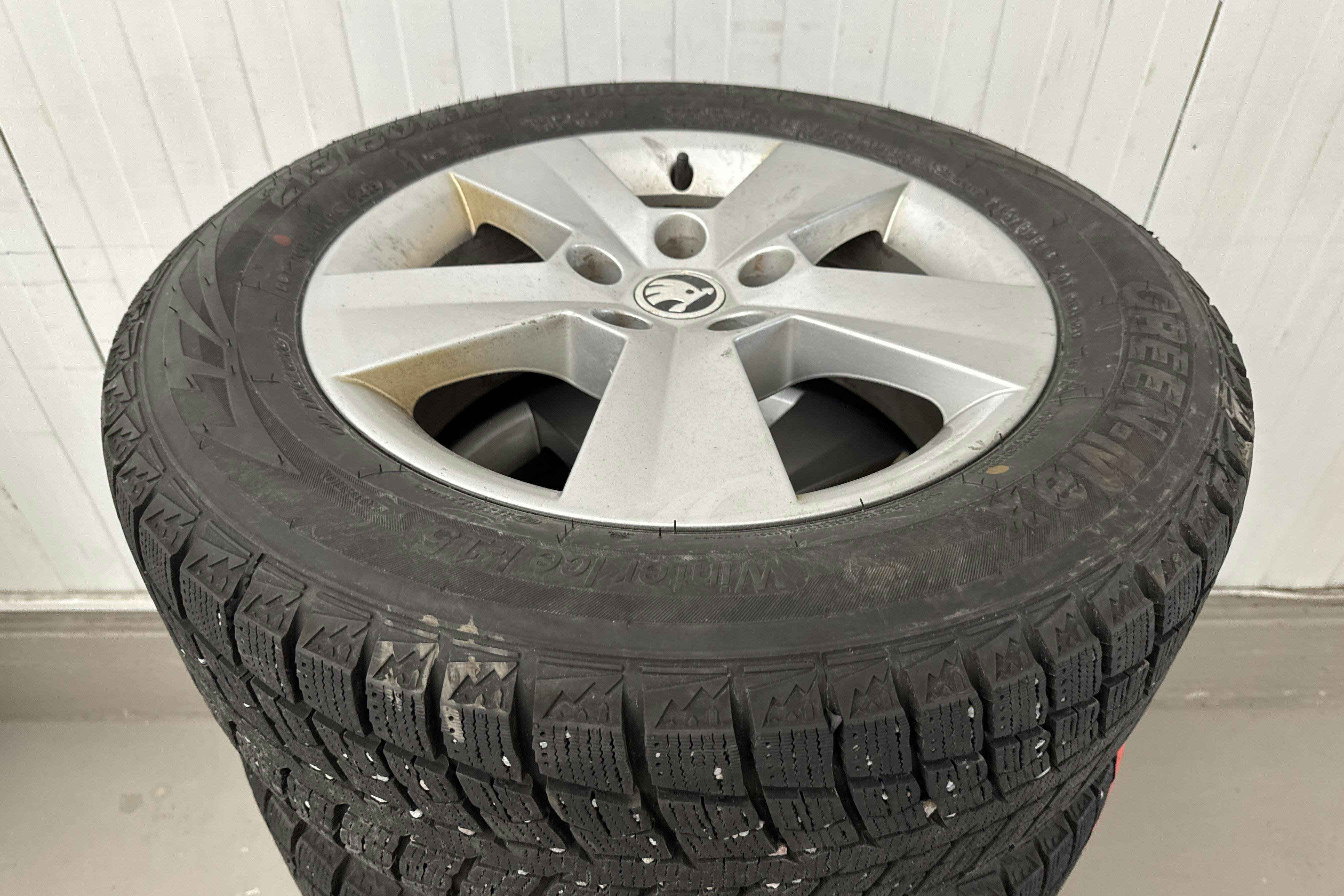Vehicle Image 18