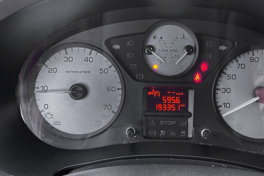 Vehicle Image 9