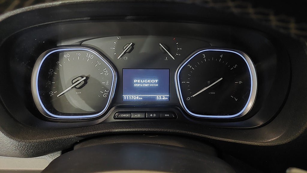 Vehicle Image 35