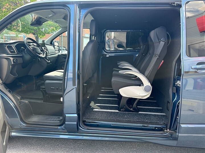 Vehicle Image 12