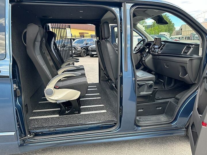 Vehicle Image 13