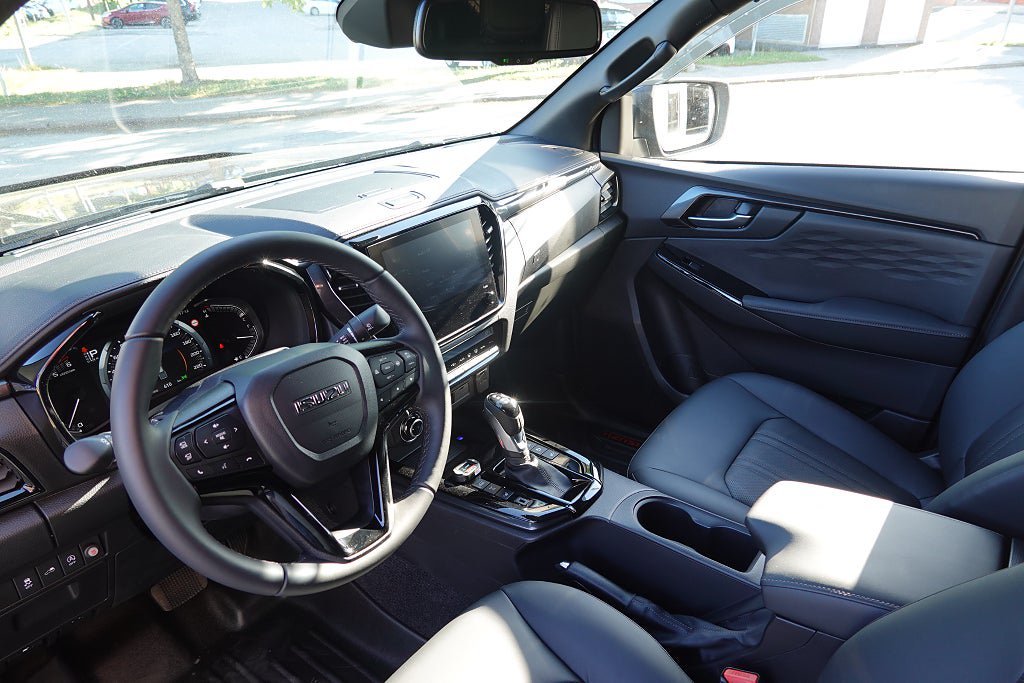 Vehicle Image 11