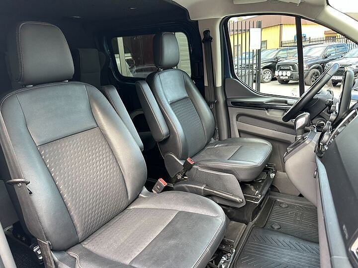 Vehicle Image 18