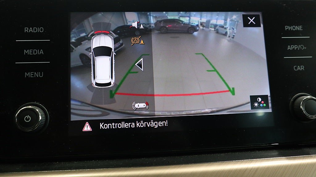 Vehicle Image 13