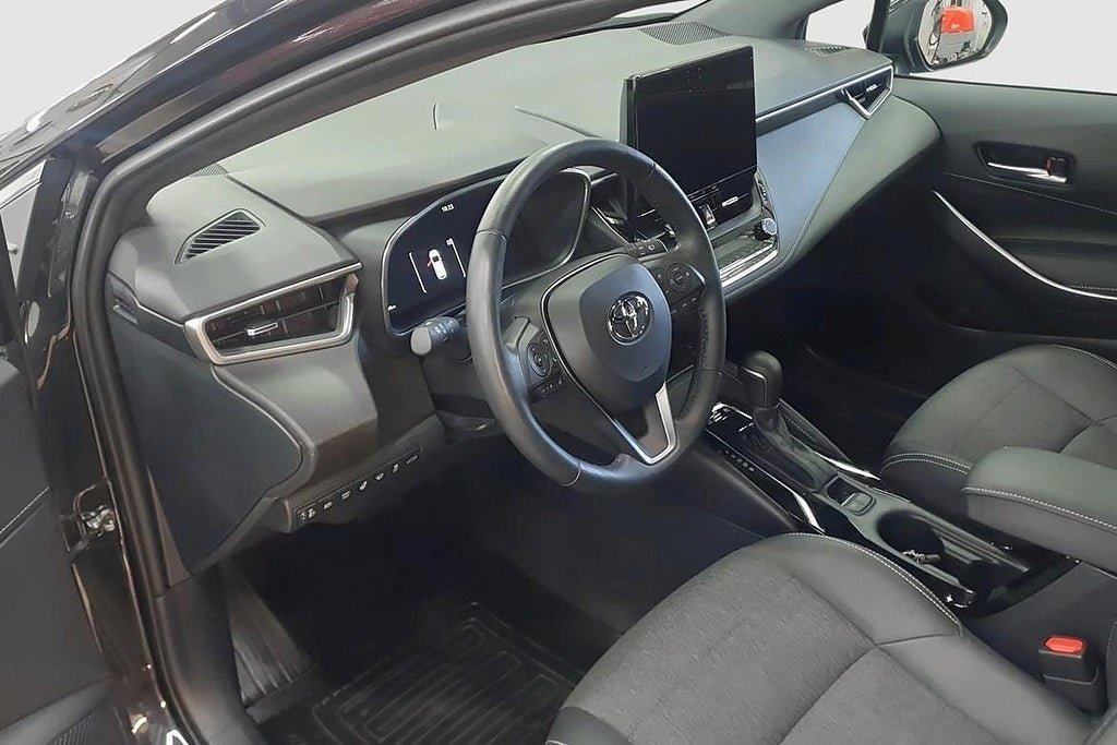 Vehicle Image 9