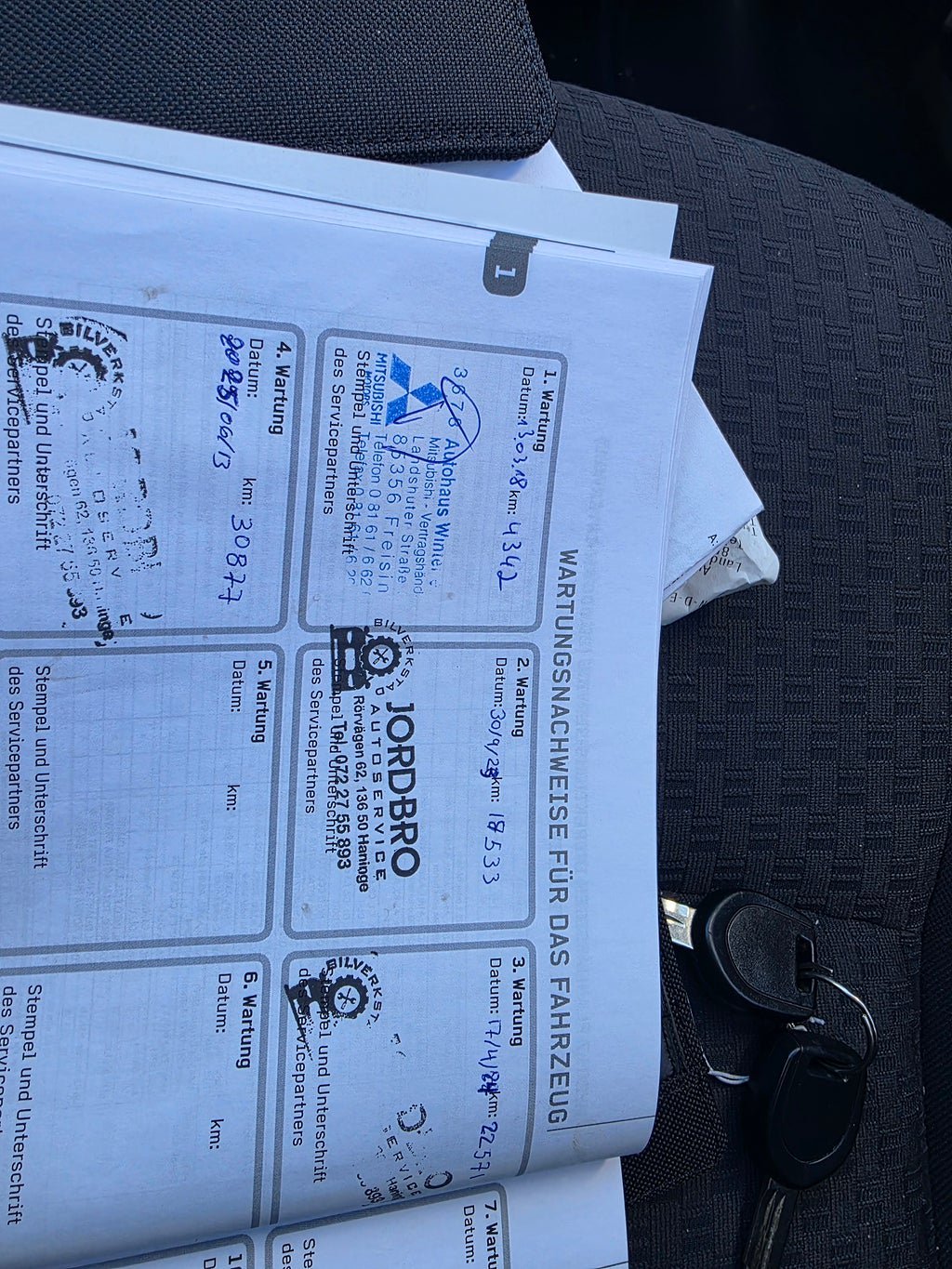 Vehicle Image 12