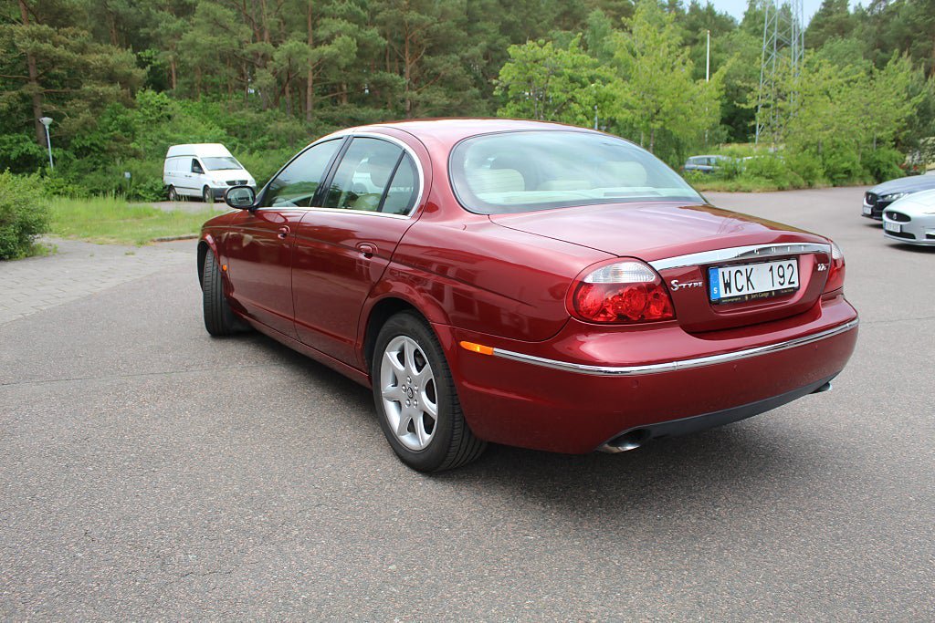 Vehicle Image 6