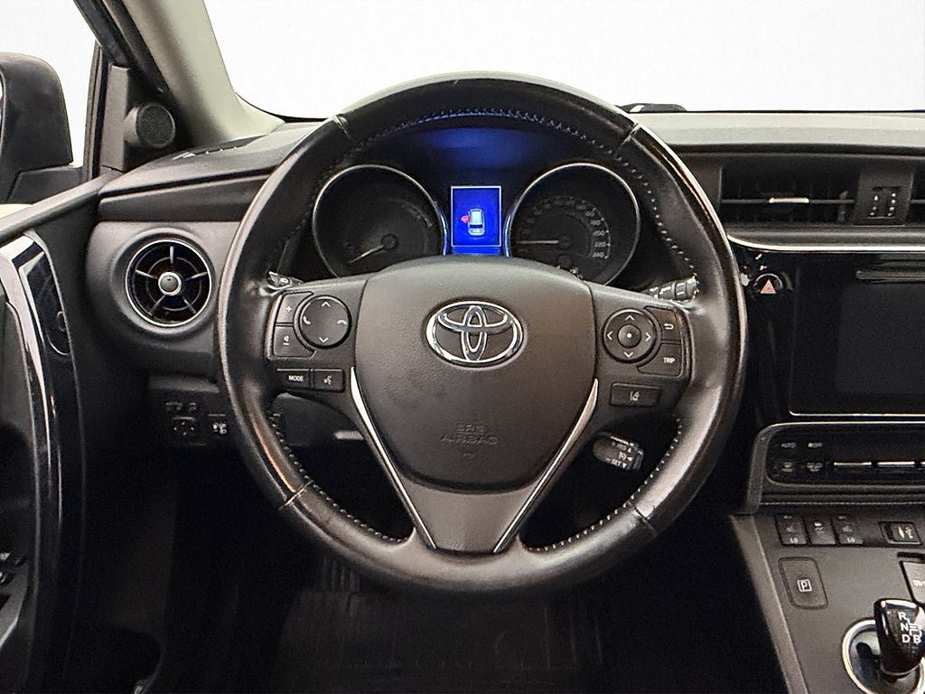 Vehicle Image 12