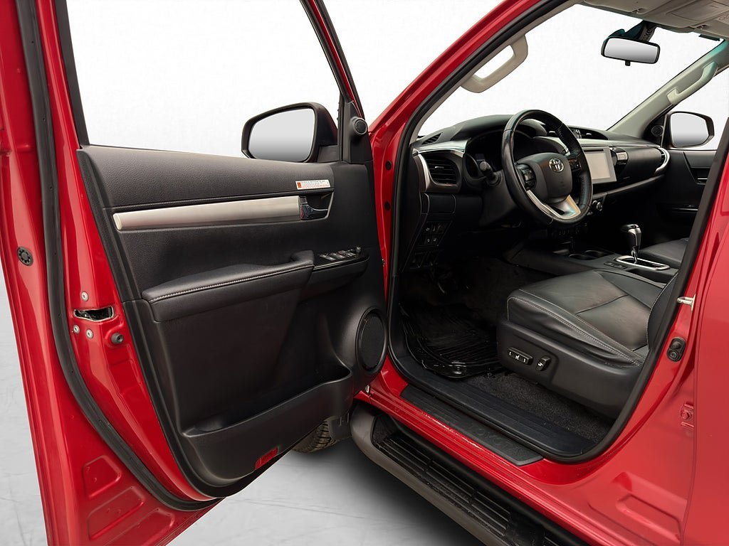 Vehicle Image 14