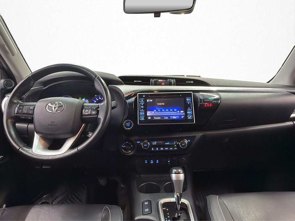 Vehicle Image 16