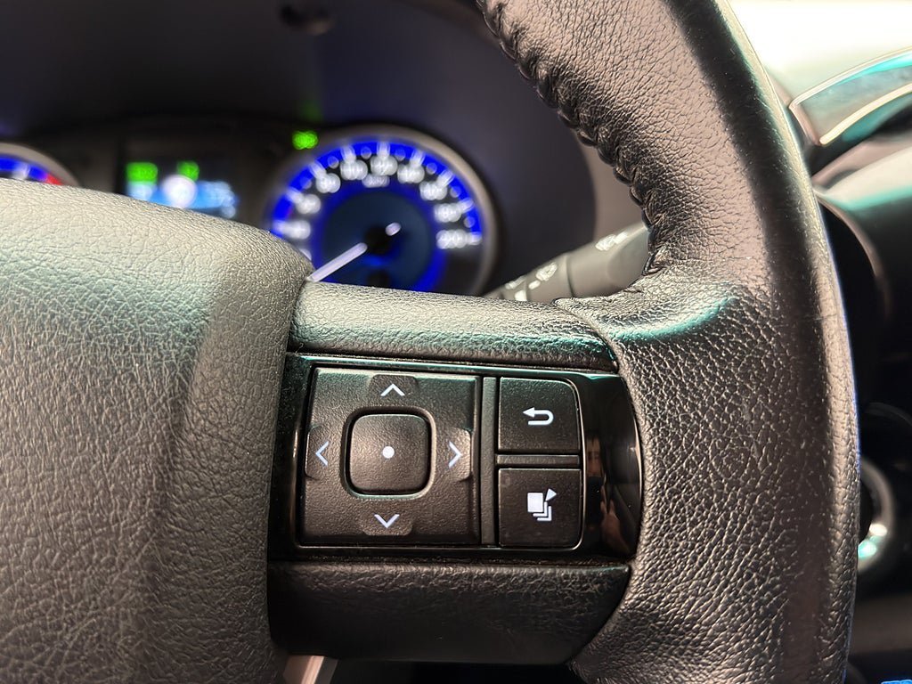 Vehicle Image 21