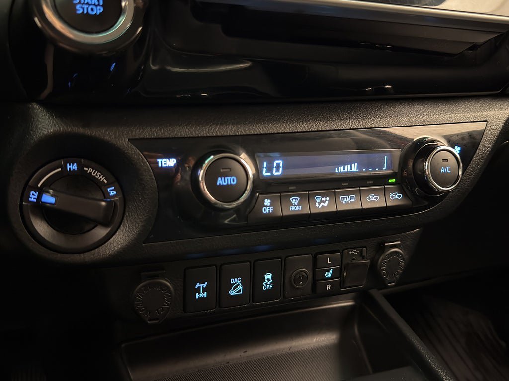 Vehicle Image 30