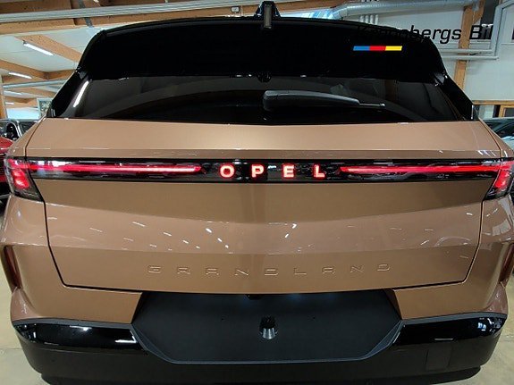 Vehicle Image 24