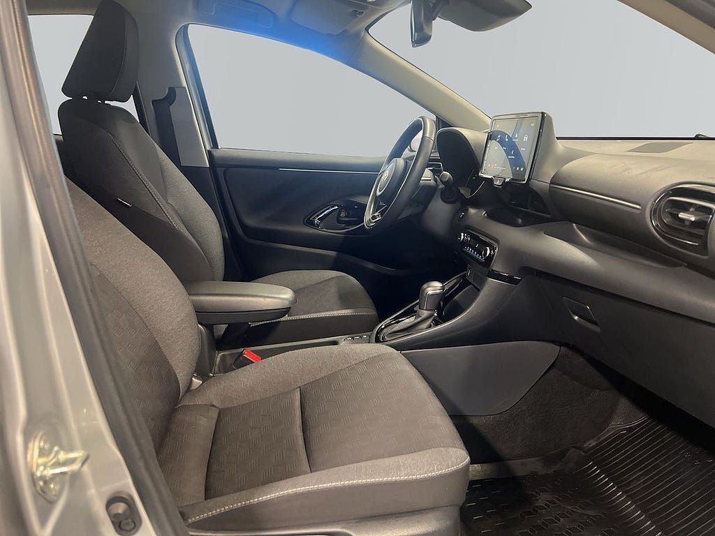 Vehicle Image 6